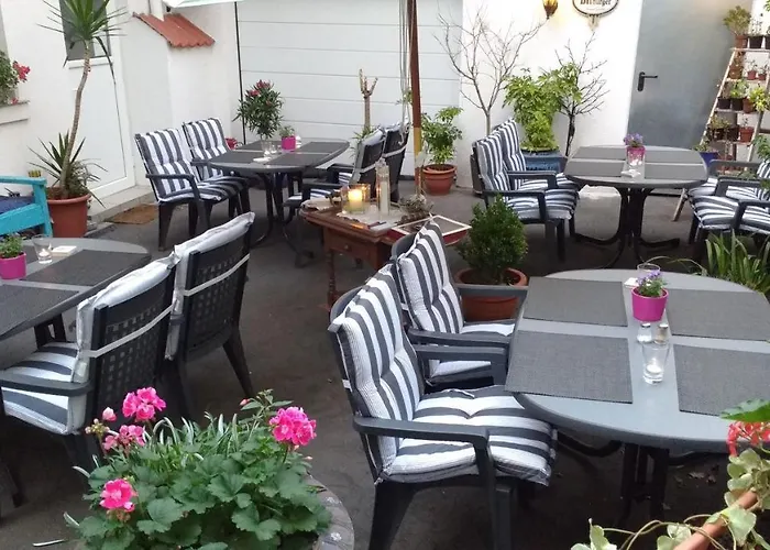 亚赫霍夫酒店 3*